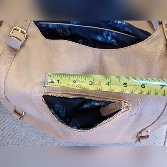 Moda Luxe Handbag - Picture 2 of 12